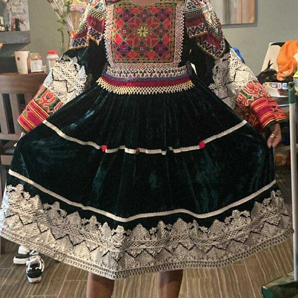 Vintage Afghan dress - Picture 3 of 4